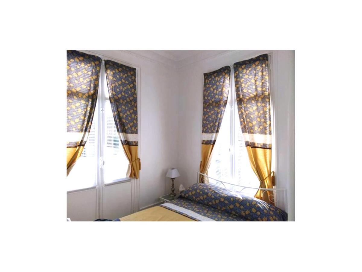 Les Riottes - Maison Victorienne La Châtre Esterno foto
